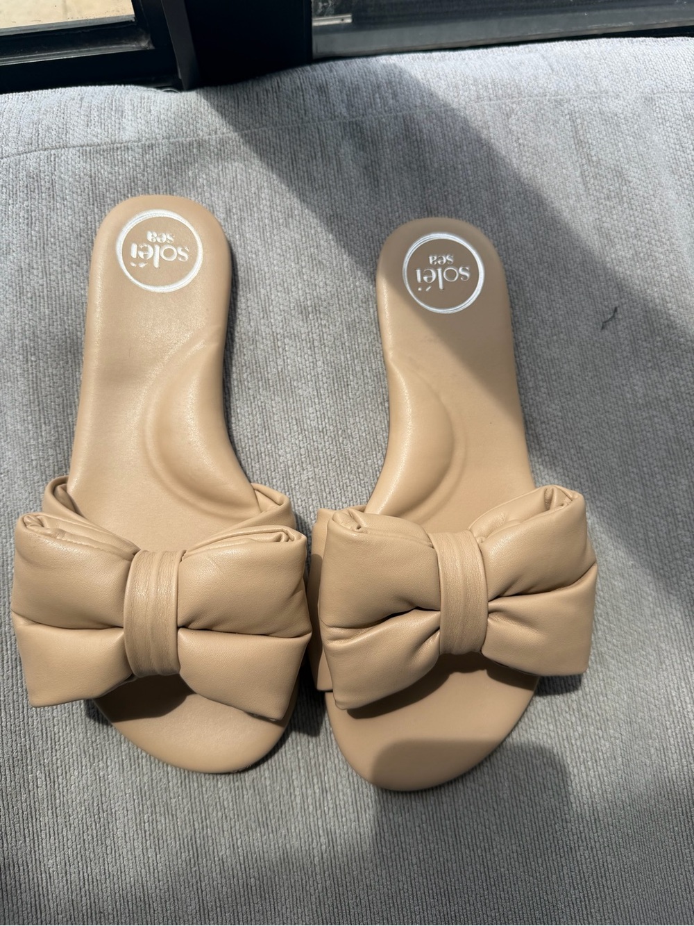Solei Sea Tan Bow Slide Sandals